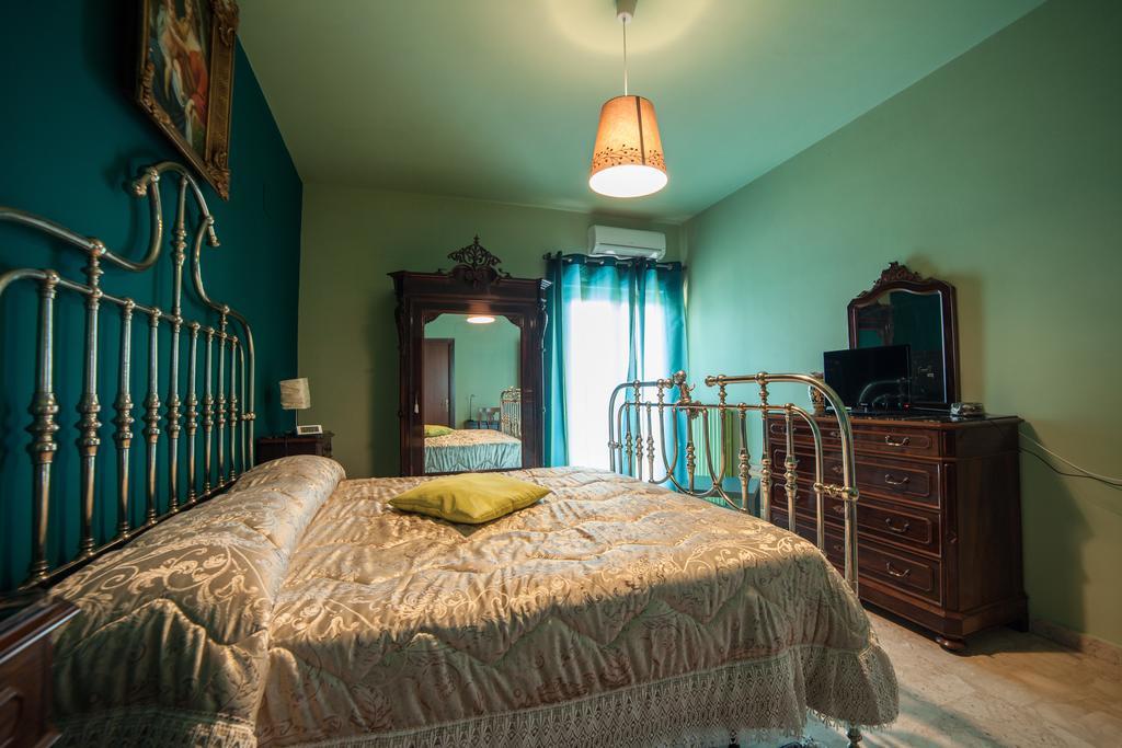 La Dimora Di Samu Bed & Breakfast Enna Oda fotoğraf